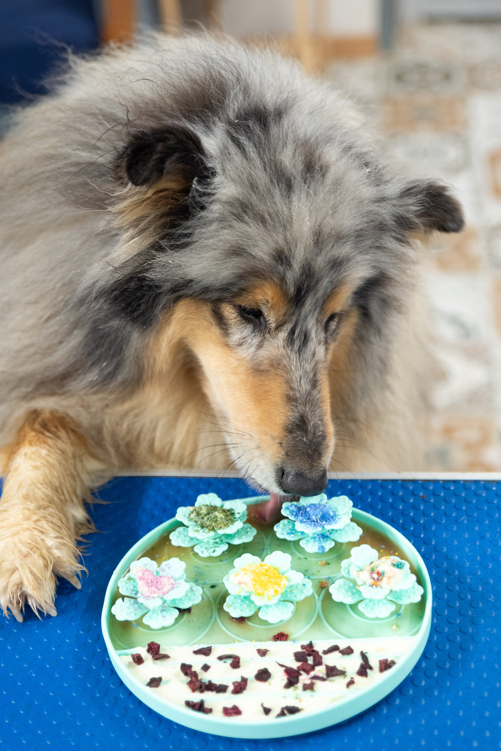 Tapis de léchage en forme de fleurs